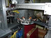 Машина для диффузионной сварки в вакууме деталей низковольтной аппаратуры